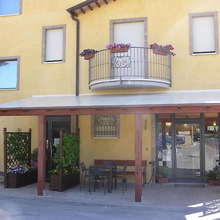 Albergo Le 2 Rose San Severino Marche Bagian luar foto